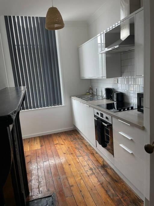 Spacious Flat For 6 City Center Gs305 Sheffield Bagian luar foto
